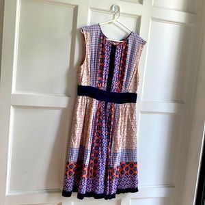 Beautiful multi colored patterned Boden dress with lining.